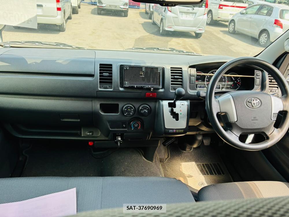 Toyota HIACE VAN 2019-09 8119958-12