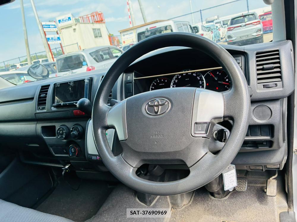Toyota HIACE VAN 2019-09 8119958-14