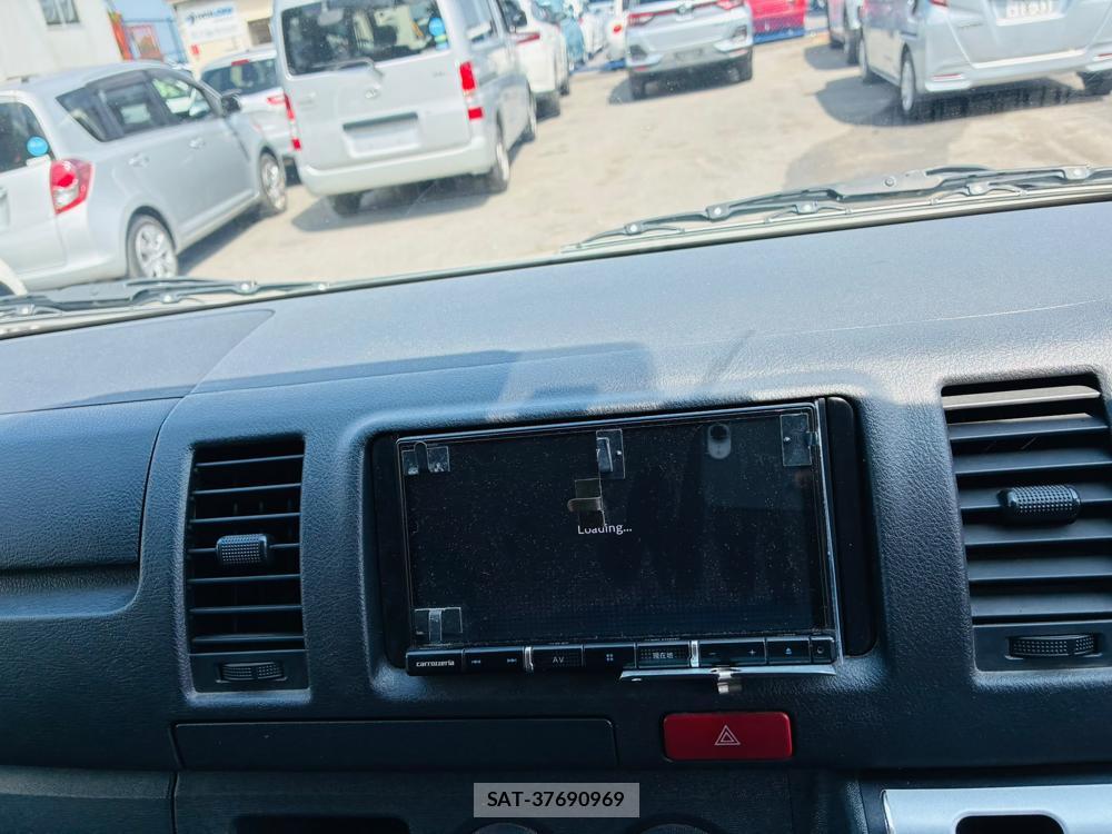 Toyota HIACE VAN 2019-09 8119958-18