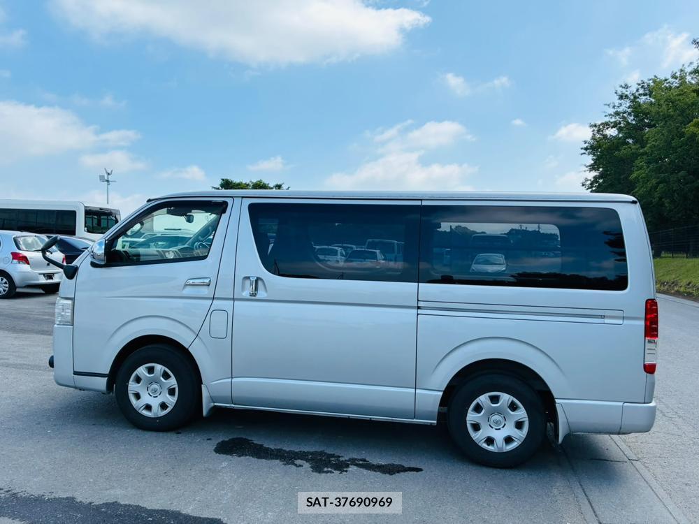 Toyota HIACE VAN 2019-09 8119958-1