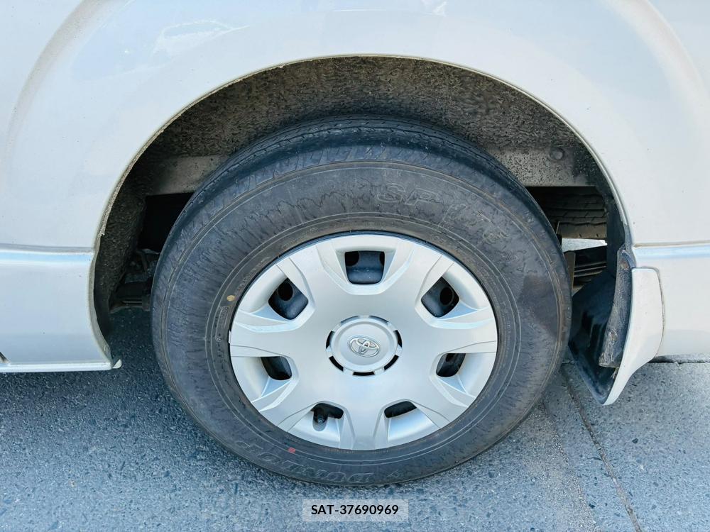 Toyota HIACE VAN 2019-09 8119958-30