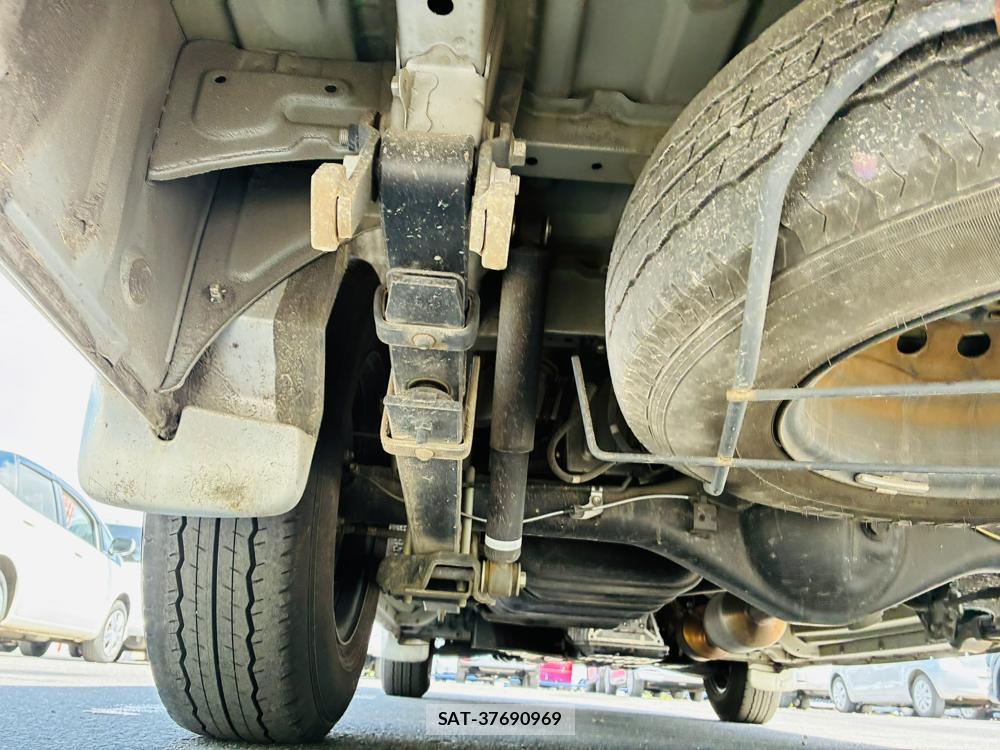 Toyota HIACE VAN 2019-09 8119958-35