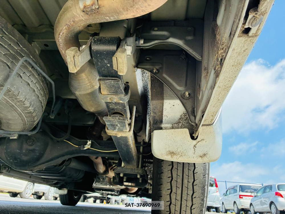 Toyota HIACE VAN 2019-09 8119958-37