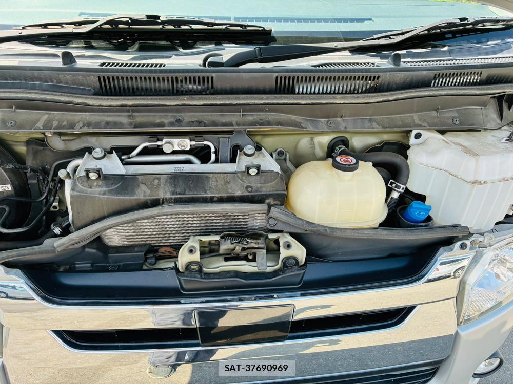 Toyota HIACE VAN 2019-09 8119958-38