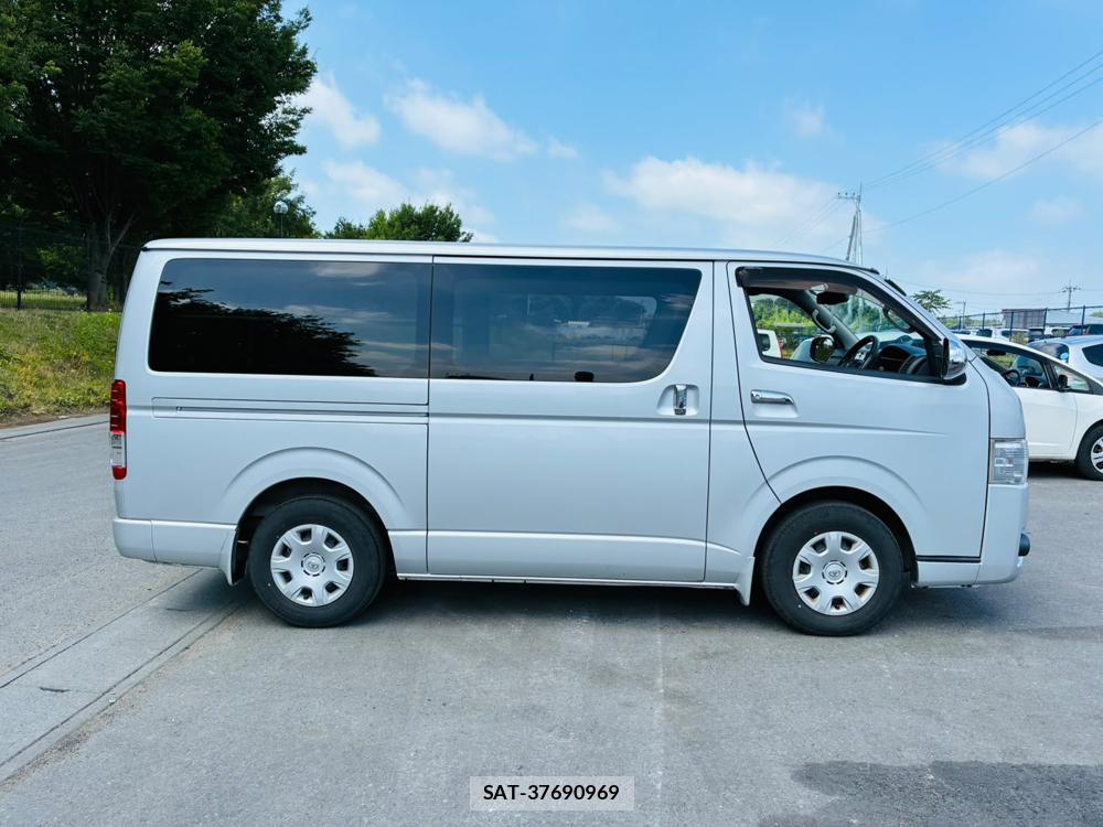 Toyota HIACE VAN 2019-09 8119958-5