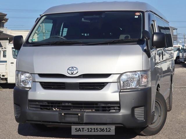 Toyota HIACE VAN 2022-04 8230260-0