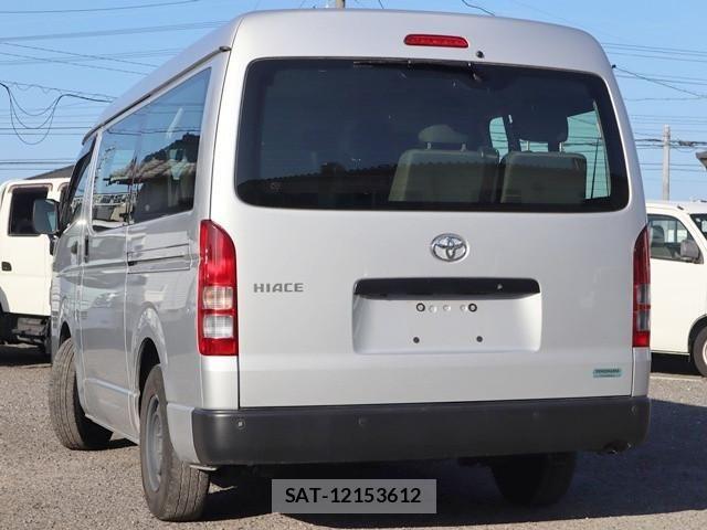 Toyota HIACE VAN 2022-04 8230260-2
