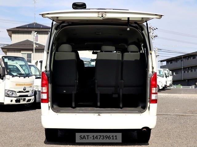 Toyota HIACE VAN 2017-02 8230263-10