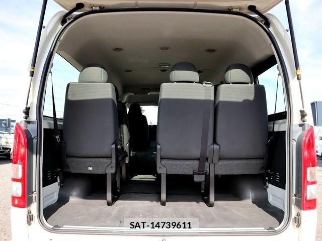 Toyota HIACE VAN 2017-02 8230263-11