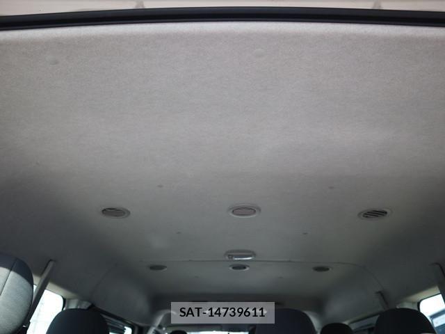 Toyota HIACE VAN 2017-02 8230263-12