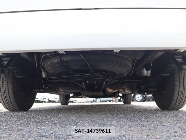 Toyota HIACE VAN 2017-02 8230263-18