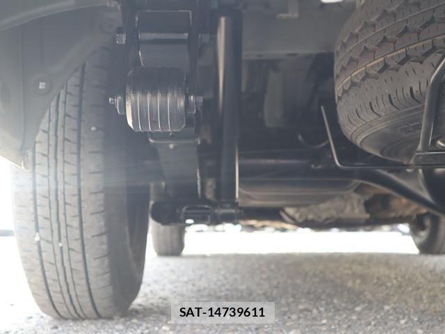 Toyota HIACE VAN 2017-02 8230263-25