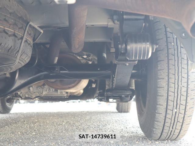 Toyota HIACE VAN 2017-02 8230263-26