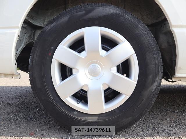 Toyota HIACE VAN 2017-02 8230263-27