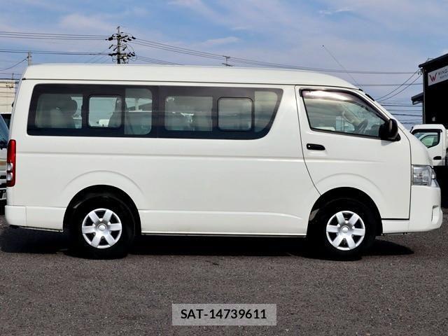 Toyota HIACE VAN 2017-02 8230263-7