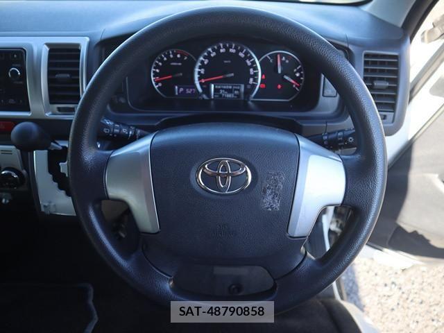 Toyota HIACE VAN 2020-04 8230264-3