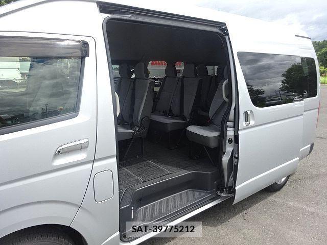 Toyota HIACE VAN 2020-04 8245347-10