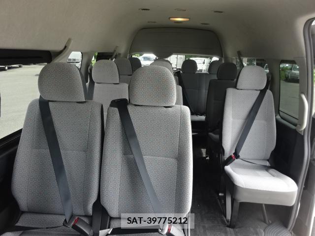 Toyota HIACE VAN 2020-04 8245347-12