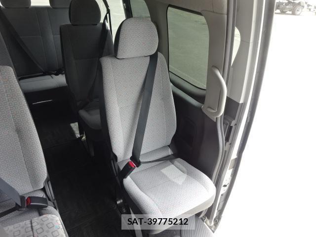 Toyota HIACE VAN 2020-04 8245347-14