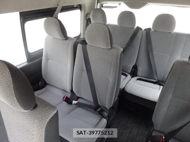 Toyota HIACE VAN 2020-04 8245347-15