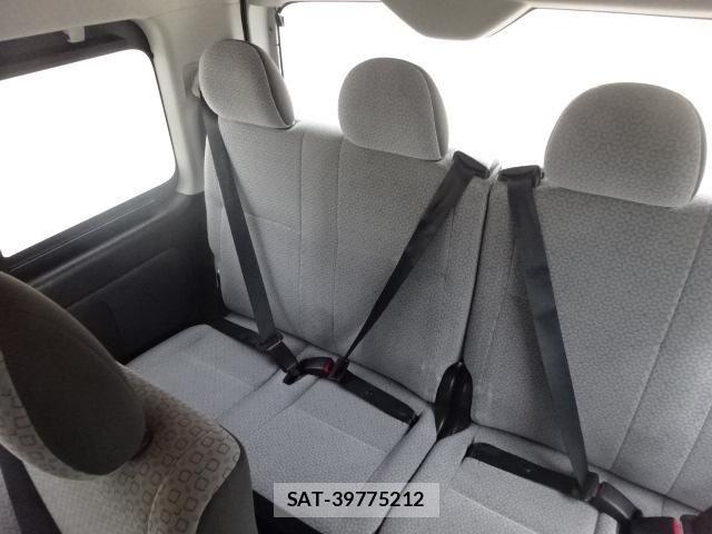Toyota HIACE VAN 2020-04 8245347-17