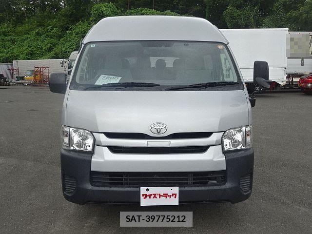 Toyota HIACE VAN 2020-04 8245347-1