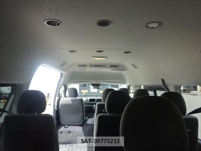 Toyota HIACE VAN 2020-04 8245347-20
