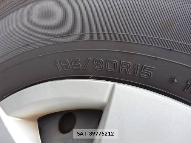 Toyota HIACE VAN 2020-04 8245347-28