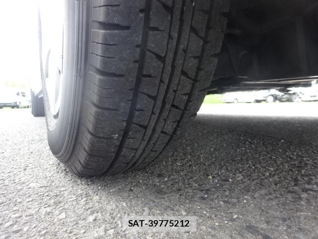 Toyota HIACE VAN 2020-04 8245347-29