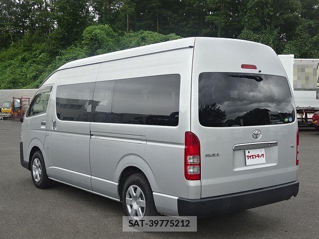 Toyota HIACE VAN 2020-04 8245347-5