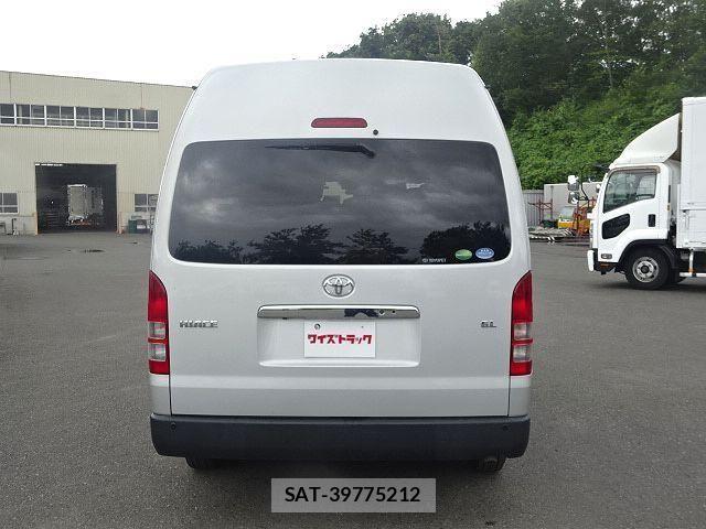 Toyota HIACE VAN 2020-04 8245347-6