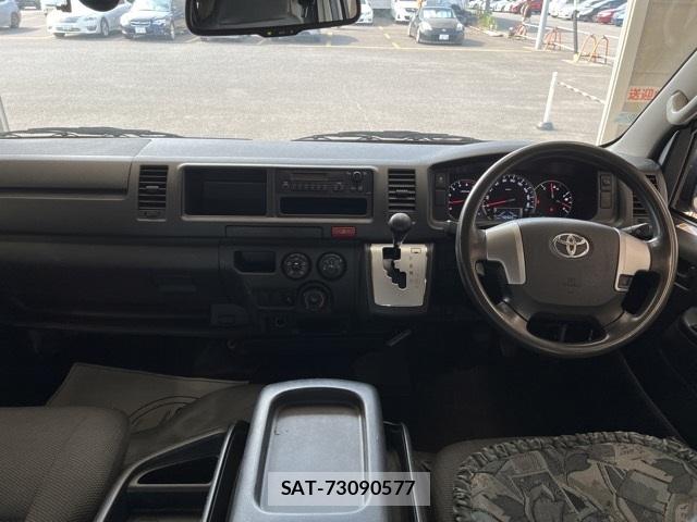 Toyota HIACE VAN 2019-06 8252226-4