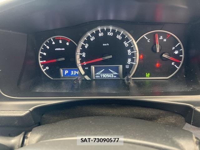 Toyota HIACE VAN 2019-06 8252226-5
