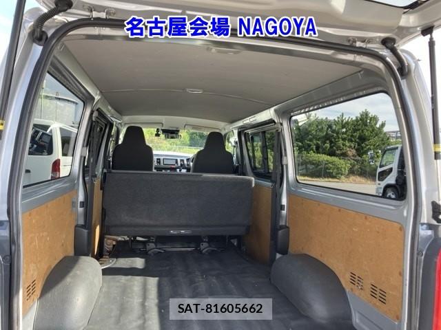 Toyota HIACE VAN 2020-07 8261530-13
