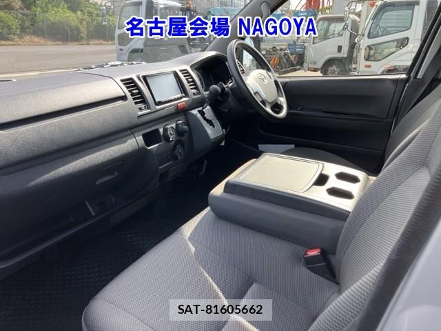 Toyota HIACE VAN 2020-07 8261530-3