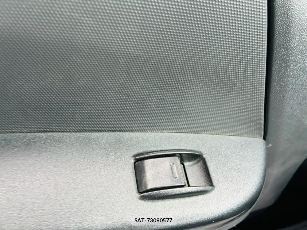 Toyota HIACE VAN 2019-06 8252226-21