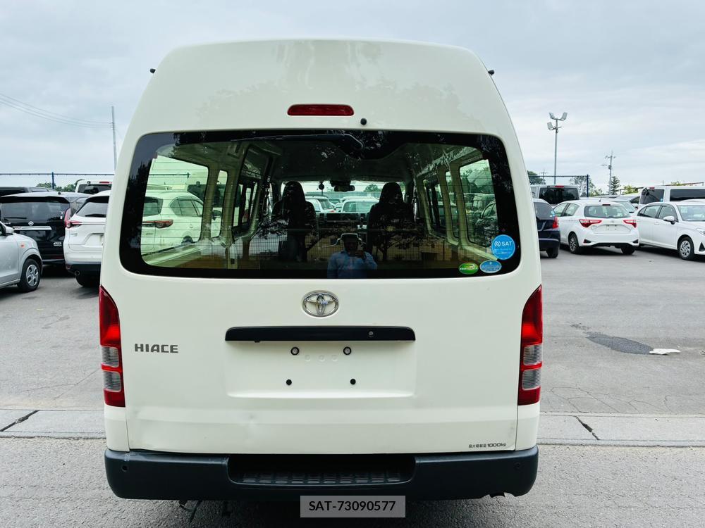 Toyota HIACE VAN 2019-06 8252226-3