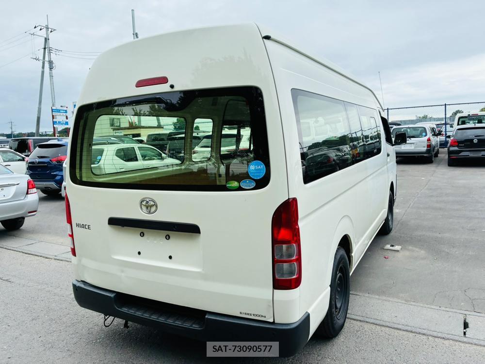 Toyota HIACE VAN 2019-06 8252226-4