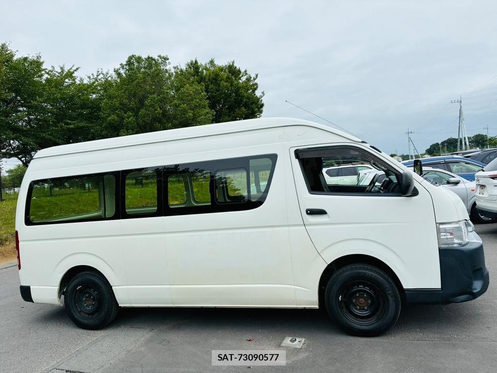 Toyota HIACE VAN 2019-06 8252226-5