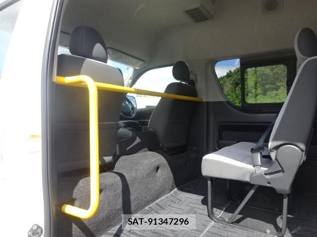 Toyota HIACE VAN 2017-02 8336083-12
