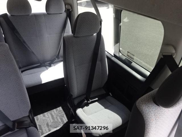 Toyota HIACE VAN 2017-02 8336083-16
