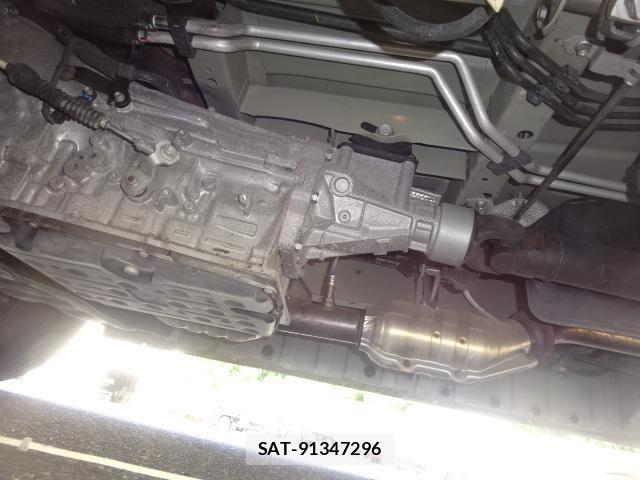 Toyota HIACE VAN 2017-02 8336083-23