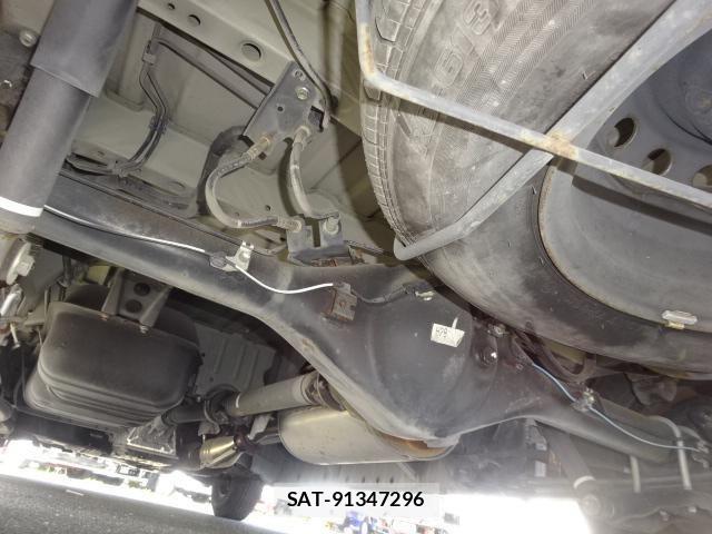 Toyota HIACE VAN 2017-02 8336083-25