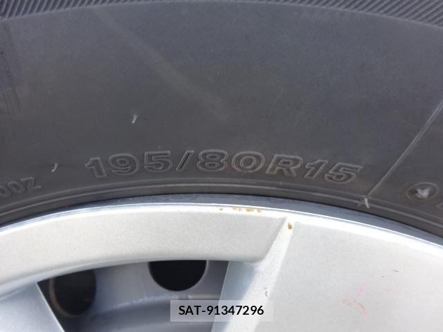 Toyota HIACE VAN 2017-02 8336083-29