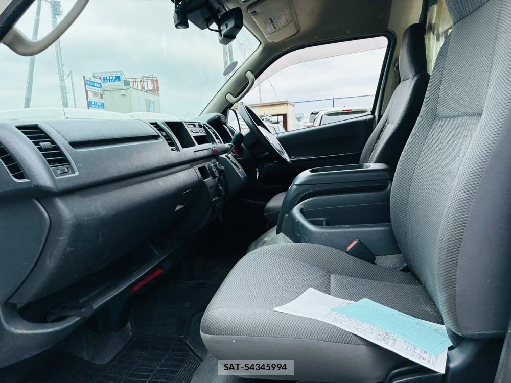 Toyota HIACE VAN 2019-07 8240827-9