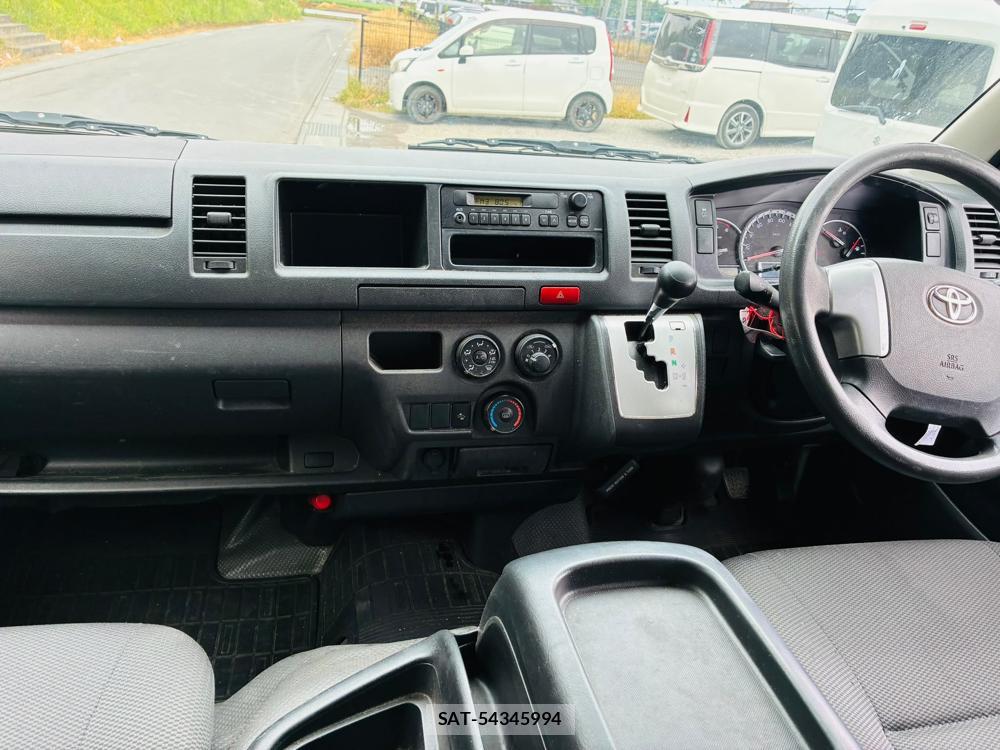 Toyota HIACE VAN 2019-07 8240827-11