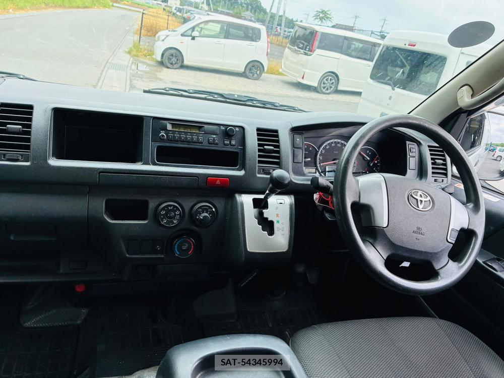 Toyota HIACE VAN 2019-07 8240827-12