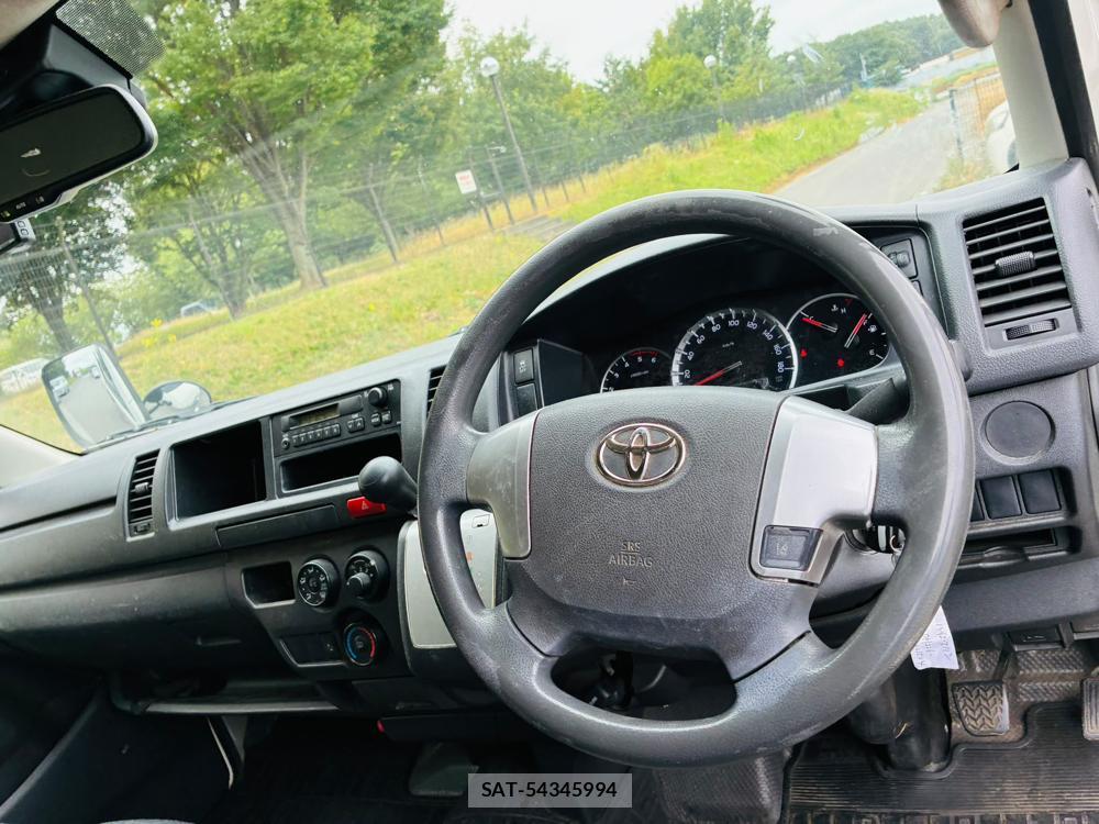 Toyota HIACE VAN 2019-07 8240827-13