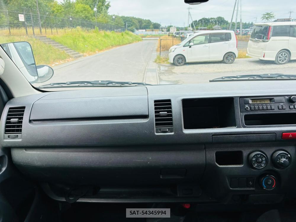 Toyota HIACE VAN 2019-07 8240827-16