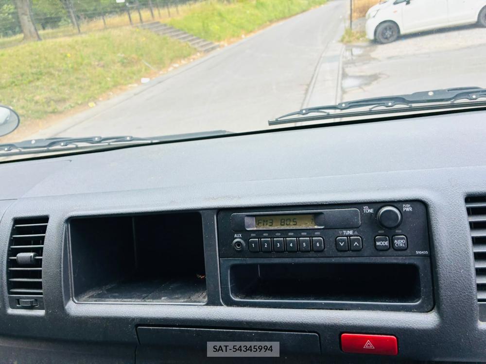 Toyota HIACE VAN 2019-07 8240827-17